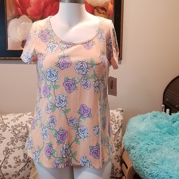 LuLaRoe Tops - Lularoe classic t size large